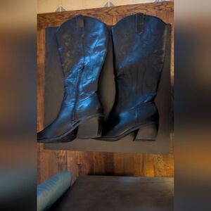 Madden NYC Cream Black Cowboy Boots Block Heel Women/s size 9